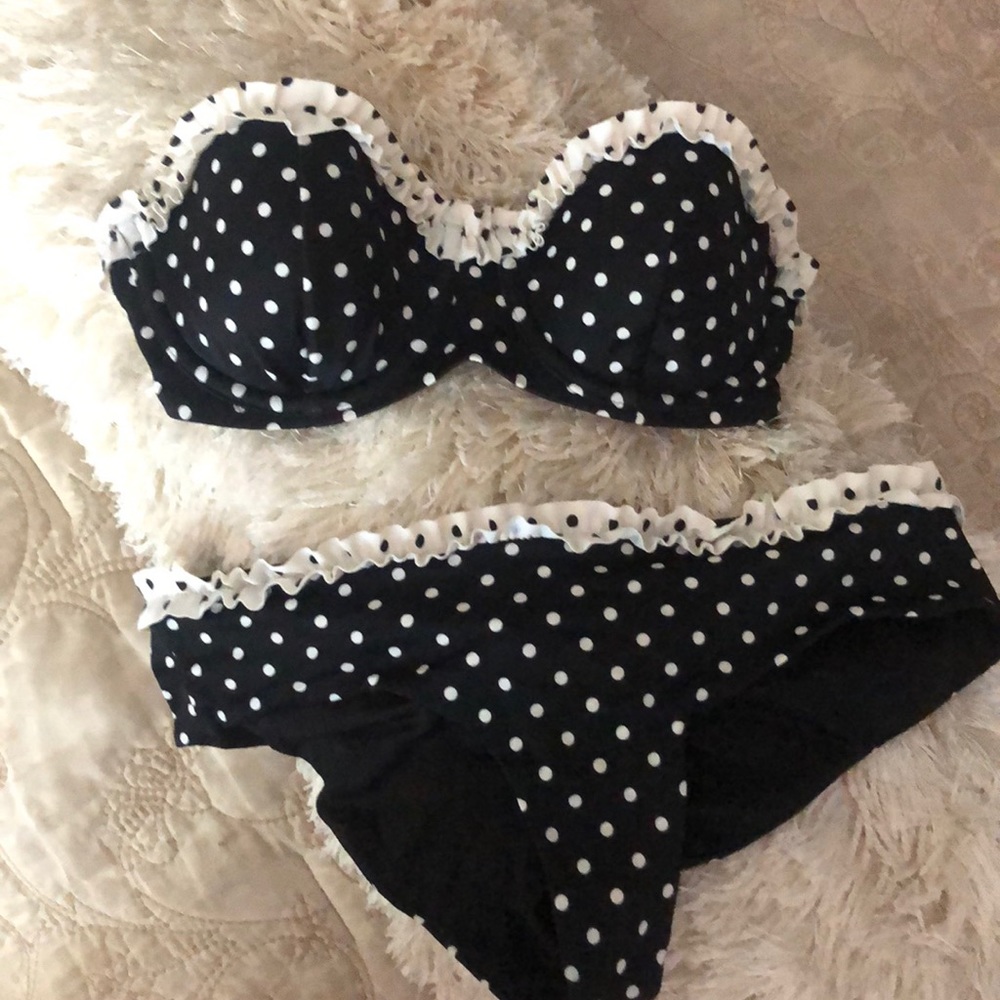 Victoria’s Secret B/W Polka Dot Bikini!